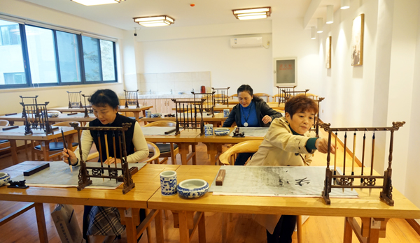 老年大学教室.jpg 老年大学教室.jpg