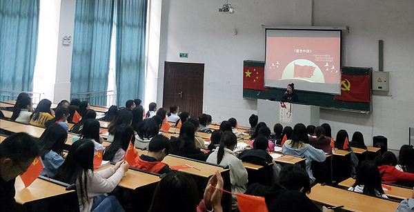 2-同学诵读.jpg 2-同学诵读.jpg