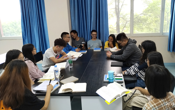 图1:读书会现场.jpg 图1:读书会现场.jpg