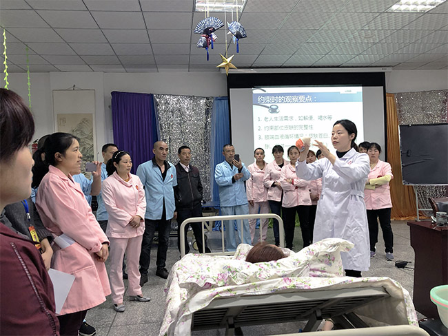图2护理师实操课.JPG 图2护理师实操课.JPG