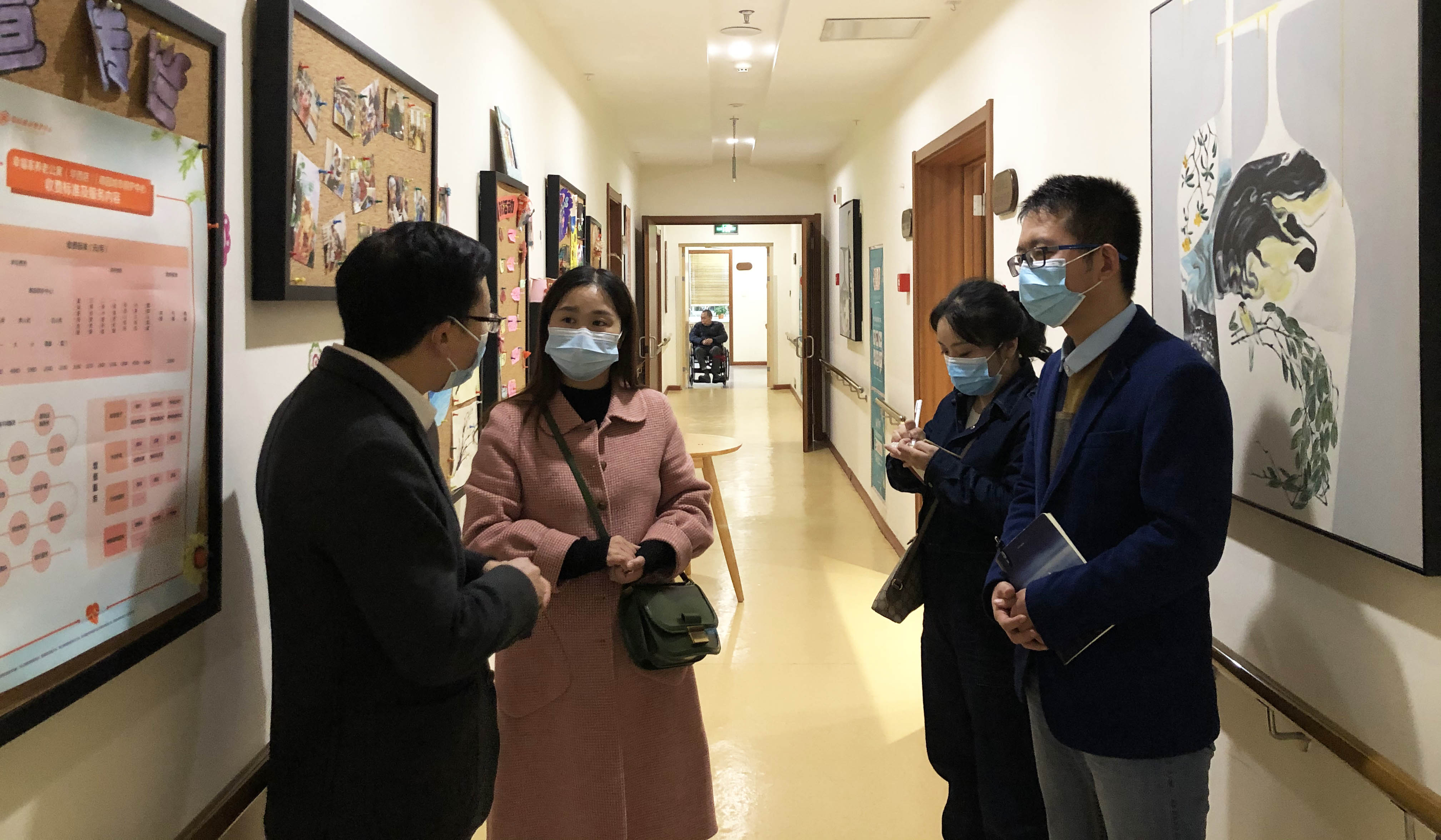 参观病房1.jpg 参观病房1.jpg